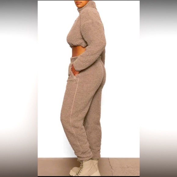 SKIMS Teddy (Sherpa) Joggers NWT - (Desert) XL - Picture 4 of 5